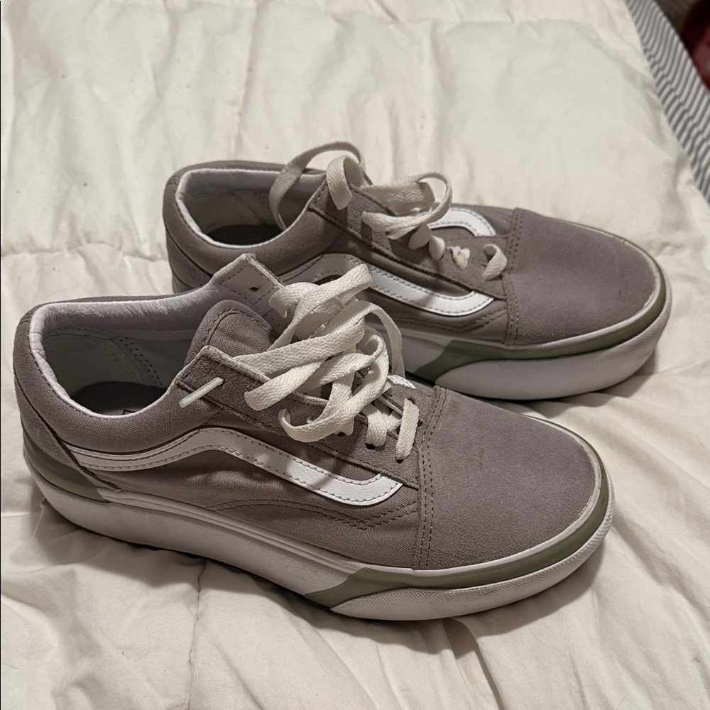 Vans Platform New Era Suede Sneakers in Light Gray and White and Green - Picture 2 of 7